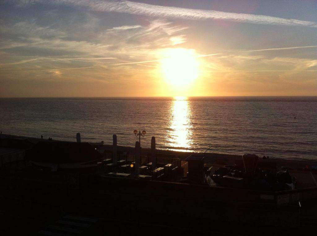 La Belle Vue Le Diamant Des Yeux Mer Et Golf Front Mer Etretat Bagian luar foto